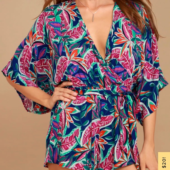 Lulus Pants - Lulu’s Tropical Flowy Romper Batwing floral resort vacation travel M palm